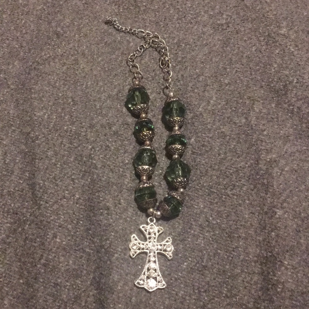 💍3/$5- jewelry- Cross Necklace